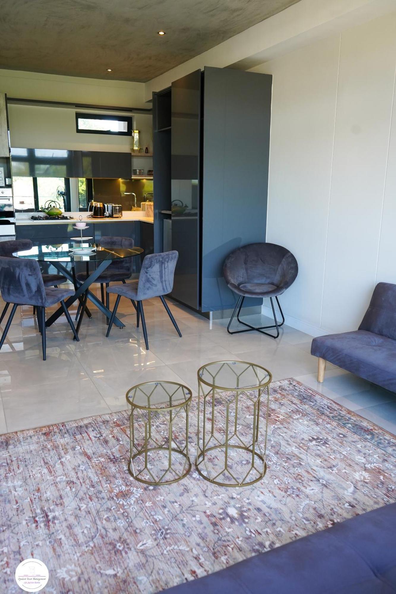 Oam The Paramount Houghton Apartment *